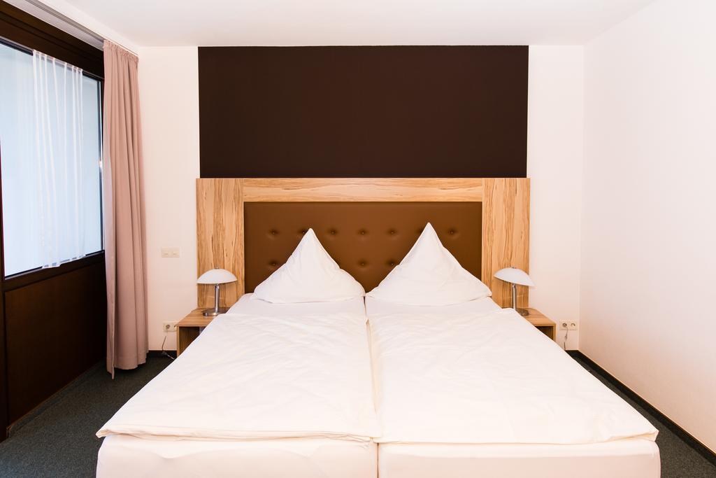 Hotel Roeb Nideggen Habitación foto